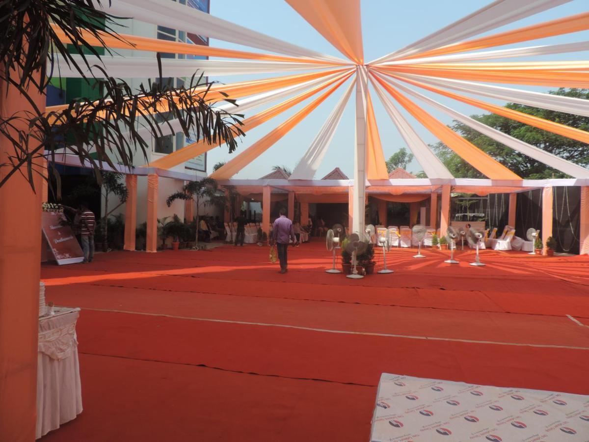 Om Leisure Hotel - Bbsr Bhubaneswar Exterior photo